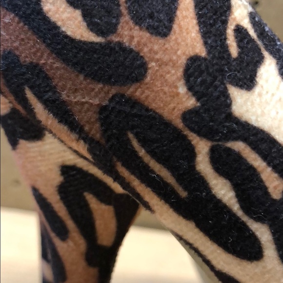 Charles Albert Leopard Print Platform Heels sz 6.5 - Picture 3 of 8